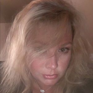 Meet your Posher, Hollie